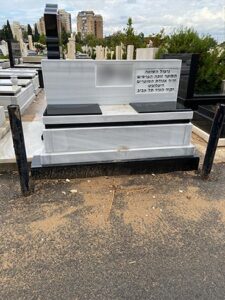 מצבה כפולה לעומת יחידנית